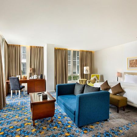 Jambuluwuk Malioboro Hotel Yogyakarta Eksteriør billede Deluxe Suite