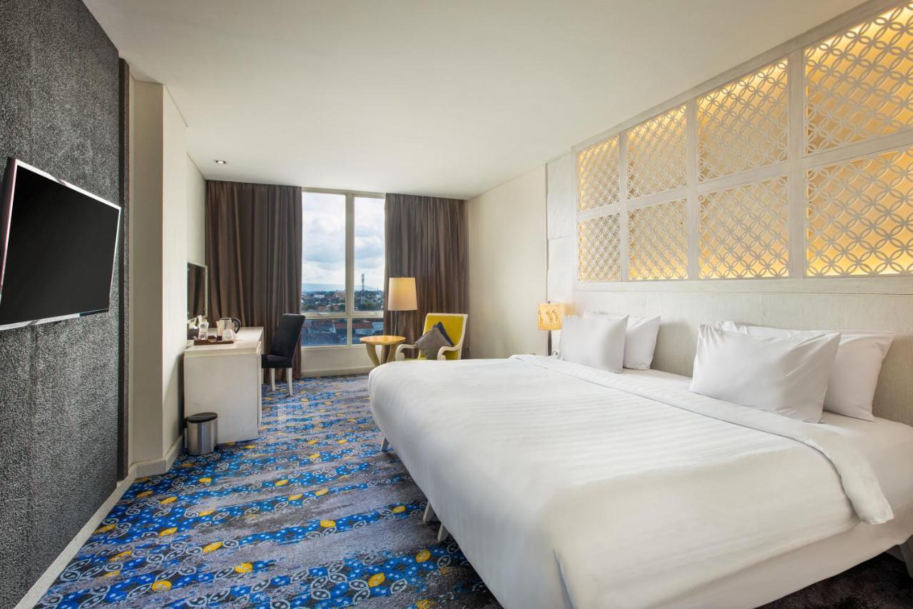 Jambuluwuk Malioboro Hotel Yogyakarta Eksteriør billede Deluxe Room