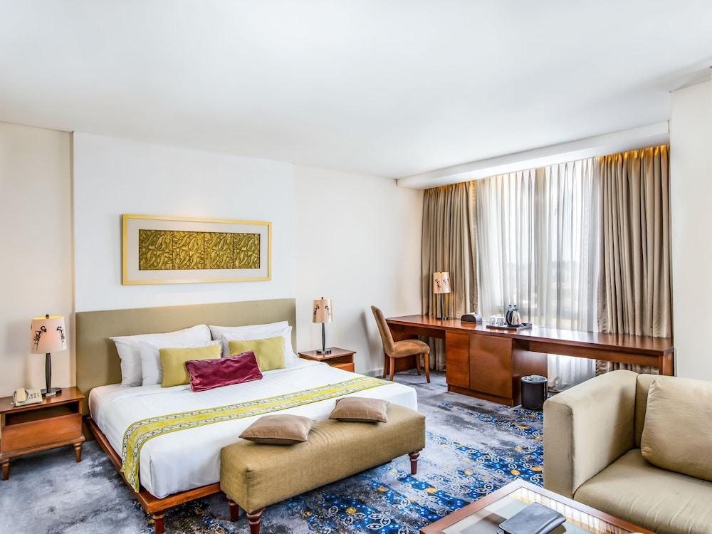 Jambuluwuk Malioboro Hotel Yogyakarta Eksteriør billede Deluxe Room