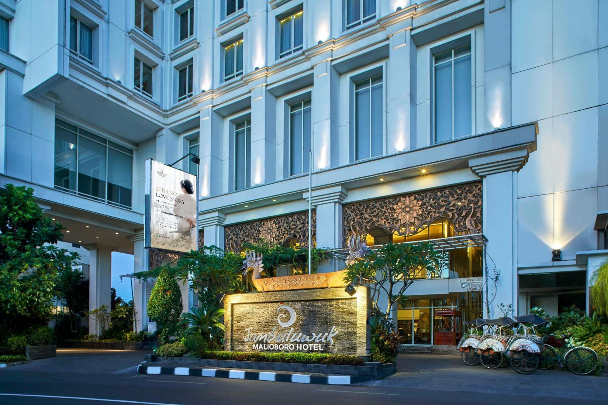 Jambuluwuk Malioboro Hotel Yogyakarta Eksteriør billede Mercure Hotel, Jakarta
